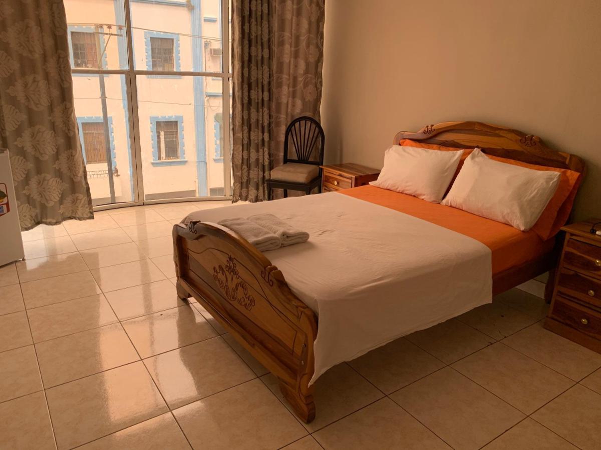 Residencial Turistico Rio Guayas Bed & Breakfast กวายากิล ภายนอก รูปภาพ