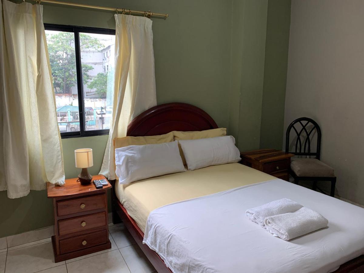 Residencial Turistico Rio Guayas Bed & Breakfast กวายากิล ภายนอก รูปภาพ